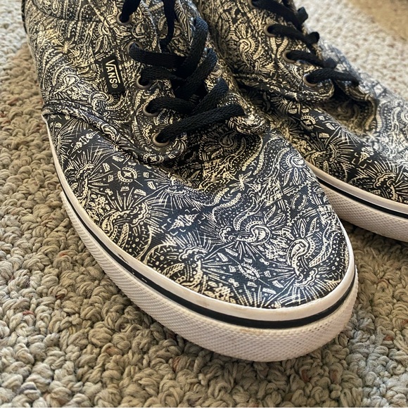 Vans - Picture 3 of 4